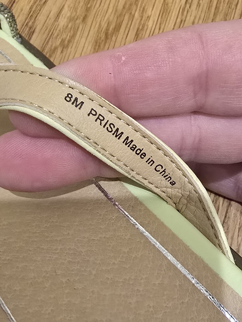 New Without Box VIONIC Prism leather sandals Pale Lime Sz 8 - Picture 7 of 8